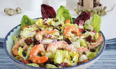 Caesar salad with prawns